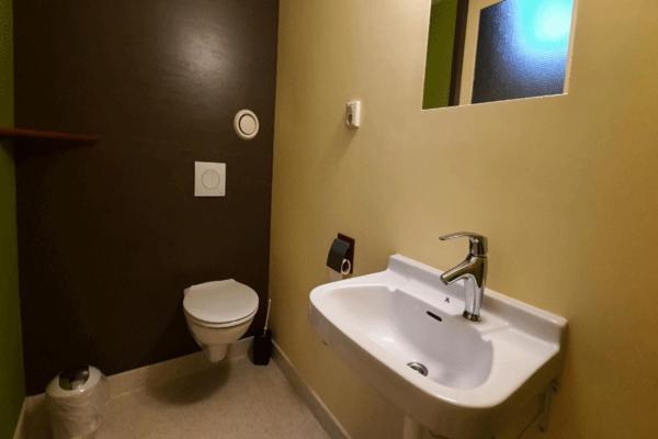 De Opkikker 10 Persoons Vakantiehuis Met Hottub ヒートホールン エクステリア 写真